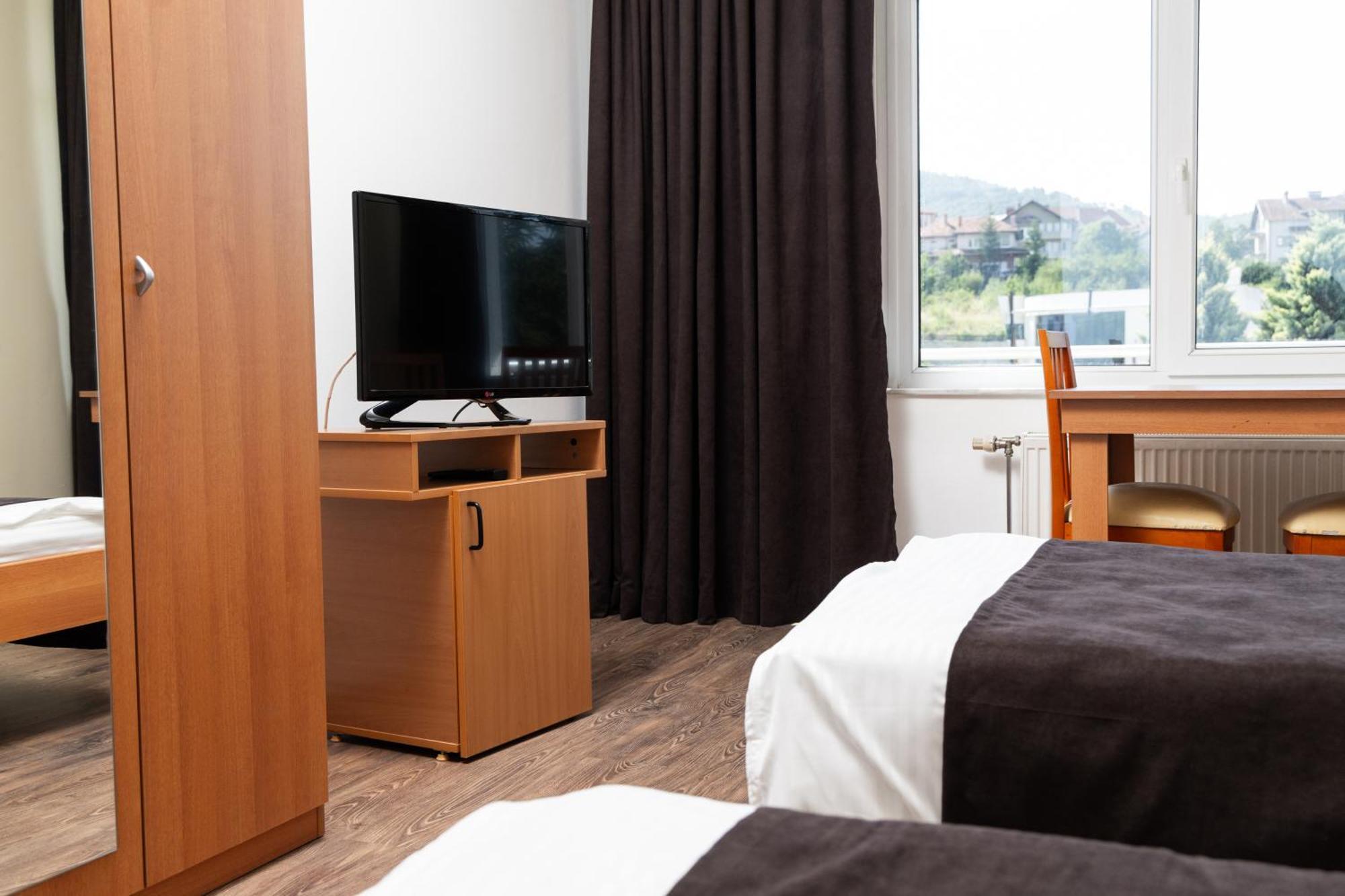 Hotel Luxor Πρίστινα Εξωτερικό φωτογραφία